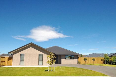 Photo of property in 17 Sequoia Way, Rangiora, 7400