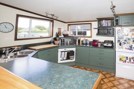 Photo of property in 3 Maclaurin Street, Dannevirke, 4930