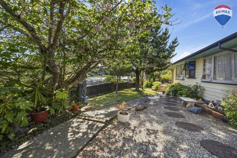 Photo of property in 7 James Grove, Stokes Valley, Lower Hutt, 5019