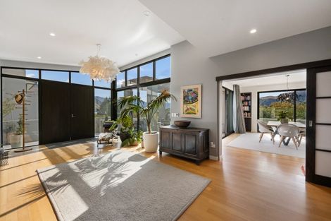 Photo of property in 8b Minaret Ridge, Wanaka, 9305