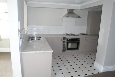 Photo of property in 4/112 Austin Street, Mount Victoria, Wellington, 6011