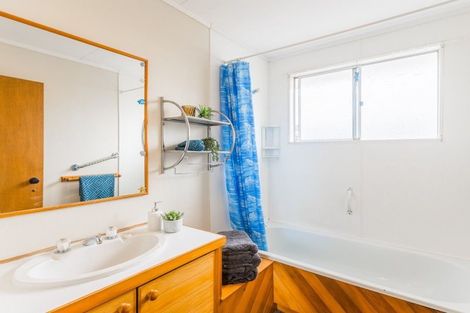 Photo of property in 9 Cypress Grove, Paraparaumu, 5032