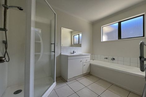 Photo of property in 87b Triangle Road, Massey, Auckland, 0614