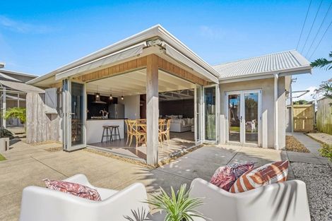 Photo of property in 21a Laurence Street, Manly, Whangaparaoa, 0930