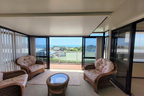 Photo of property in 10b South Road, Moturoa, New Plymouth, 4310