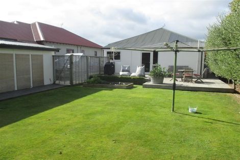 Photo of property in 15 Woodville Street, Edgeware, Christchurch, 8013