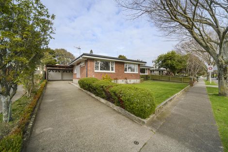 Photo of property in 6 Churchill Avenue, Hokowhitu, Palmerston North, 4410