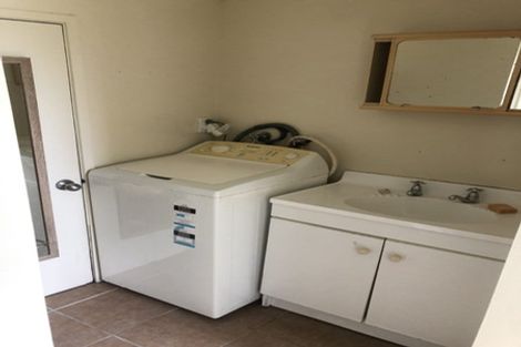 Photo of property in 4 Westland Road, Mount Cook, Wellington, 6021