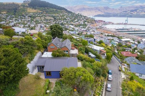 Photo of property in 14 Selwyn Road, Lyttelton, 8082