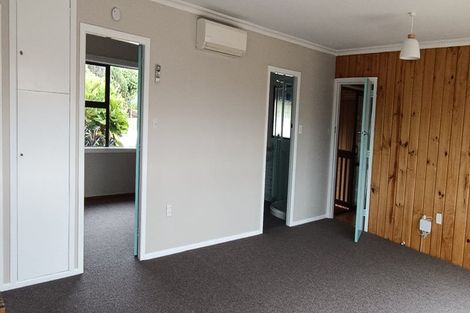 Photo of property in 26 Reeves Street, Waikanae Beach, Waikanae, 5036