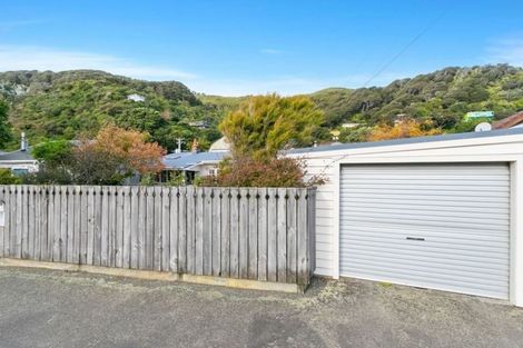 Photo of property in 389 Muritai Road, Eastbourne, Lower Hutt, 5013