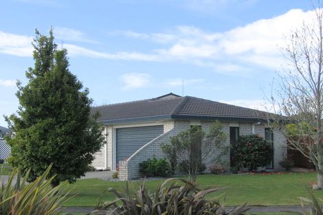 Photo of property in 14 The Green, Mount Maunganui, 3116