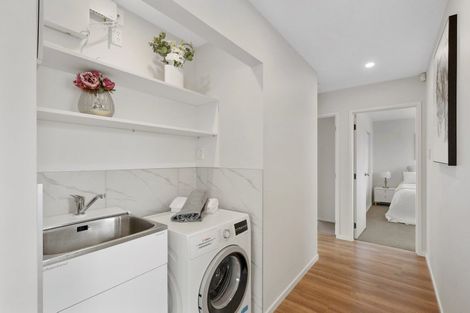 Photo of property in 28 Cockayne Crescent, Sunnynook, Auckland, 0620