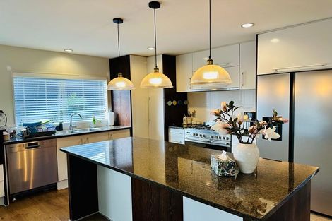 Photo of property in 5 Catlins Place, Fairview Heights, Auckland, 0632