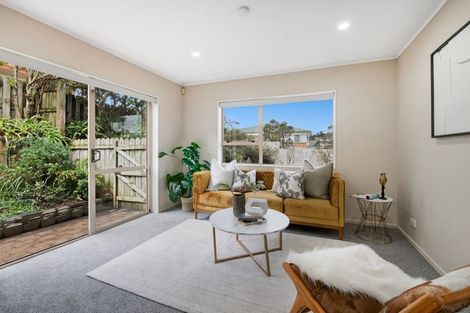 Photo of property in 36 Woodstock Road, Forrest Hill, Auckland, 0620