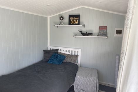 Photo of property in 11 Ocean View Road, Milford, Auckland, 0620