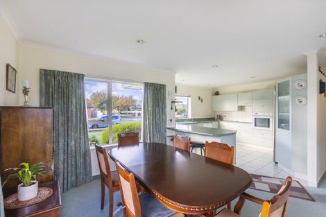 Photo of property in 66 Guildford Drive, Paraparaumu, 5032