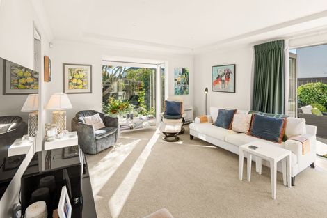 Photo of property in 42 Mcdougall Avenue, St Albans, Christchurch, 8014