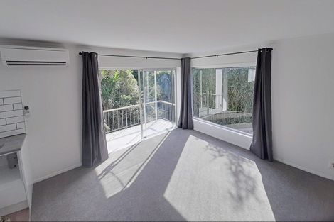 Photo of property in 37 West Lynn Road, Titirangi, Auckland, 0604