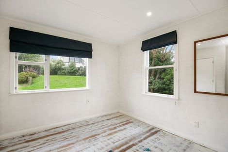 Photo of property in 43 Hiwi Crescent, Titahi Bay, Porirua, 5022