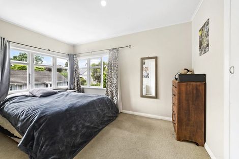 Photo of property in 15 Aplin Terrace, Ngaio, Wellington, 6035