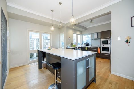 Photo of property in 2a Sylvan Park Avenue, Milford, Auckland, 0620