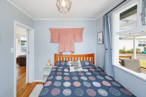 Photo of property in 10 Kent Terrace, Foxton Beach, Foxton, 4815