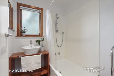 Photo of property in 3 Lex Avenue, Green Bay, Auckland, 0604