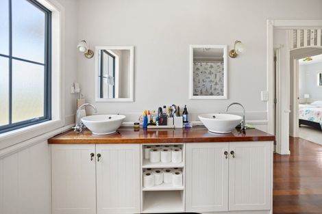 Photo of property in 5 Pipi Dune, Whitianga, 3510