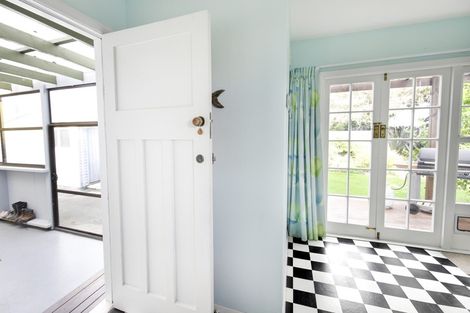 Photo of property in 2 Todd Street, Napier South, Napier, 4110