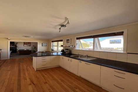 Photo of property in 2b Sutherland Avenue, Silverstream, Upper Hutt, 5019