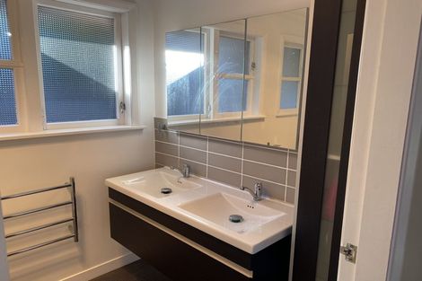 Photo of property in 62 Dowse Drive, Maungaraki, Lower Hutt, 5010