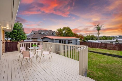 Photo of property in 106 Flanshaw Road, Te Atatu South, Auckland, 0610