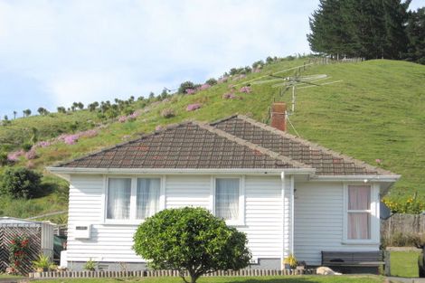 Photo of property in 33 Cambridge Terrace, Kaiti, Gisborne, 4010
