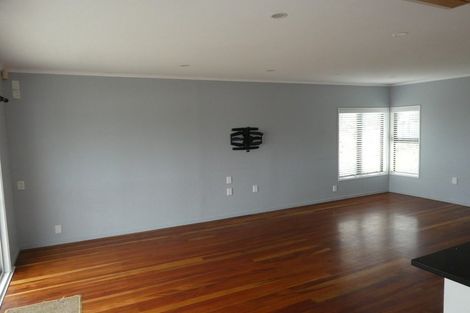 Photo of property in 81 Hobsonville Road, West Harbour, Auckland, 0618