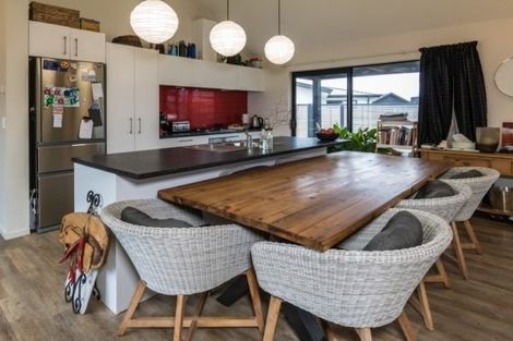 Photo of property in 30 Marbleleaf Lane, Albert Town, Wanaka, 9305