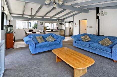 Photo of property in 45 Cliff View Drive, Green Bay, Auckland, 0604