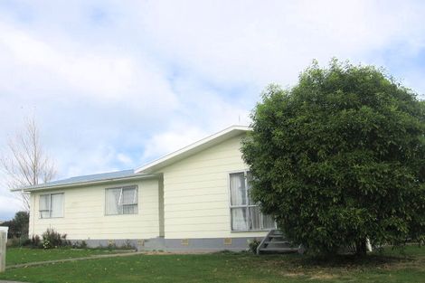Photo of property in 4 Chatsworth Place, Highbury, Palmerston North, 4412