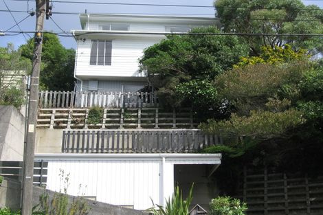 Photo of property in 9 Doris Gordon Crescent, Crofton Downs, Wellington, 6035