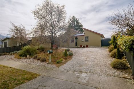 Photo of property in 25 Waenga Drive, Cromwell, 9310