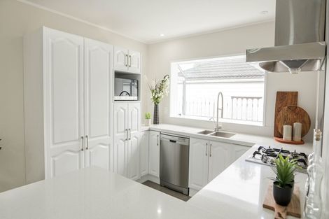 Photo of property in 2/45 Great South Road, Papakura, 2110