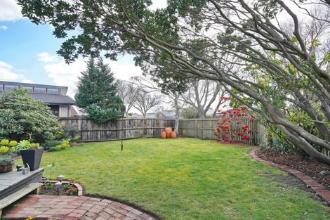 Photo of property in 6 Betula Place, Parklands, Christchurch, 8083