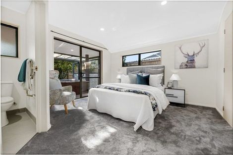 Photo of property in 1/11 Carniew Place, Dannemora, Auckland, 2016