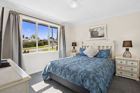 Photo of property in 1 Centennial Avenue, Helensburgh, Dunedin, 9010
