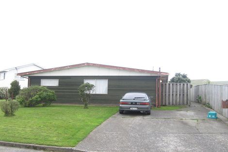 Photo of property in 27a-b Cheyne Walk, Newlands, Wellington, 6037