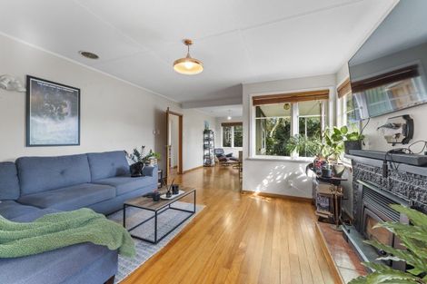 Photo of property in 27 Waterloo Crescent, Hokowhitu, Palmerston North, 4410