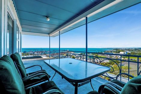 Photo of property in 1 Catherine Crescent, Moturoa, New Plymouth, 4310