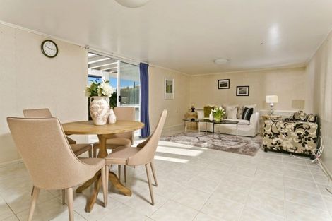 Photo of property in 96 Pupuke Road, Hillcrest, Auckland, 0627