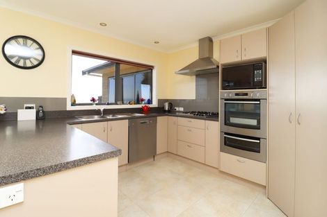 Photo of property in 11 Oakham Street, Hampden, 9410