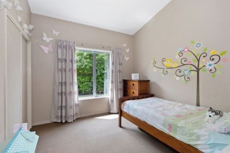 Photo of property in 6 Ruahine Place, Parklands, Christchurch, 8083